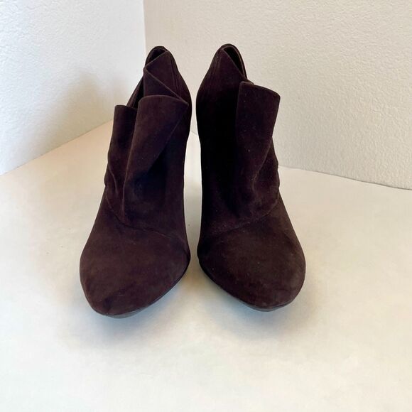 Coach Women's Astrid Point Heel Ankle Booties in Chocolate Brown Suede Size 8.5 - Picture 3 of 6
